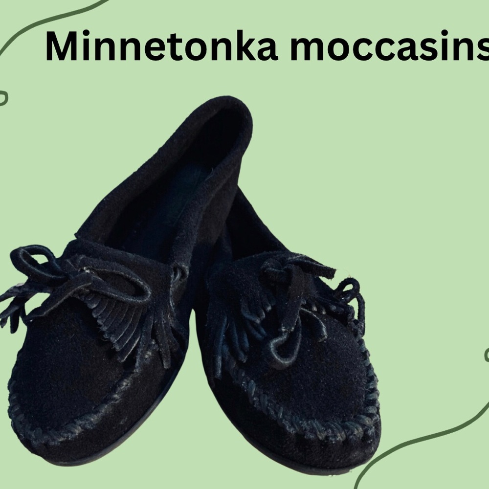 Minnetonka - vibtage Suede Moccasins -Black - 6.5 - Flats Shoes